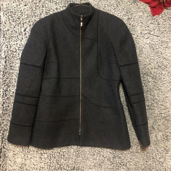 Beautiful Women’s Classy Gray Wool & Lana Vest With Front Zipper in Exce… - Picture 7 of 9